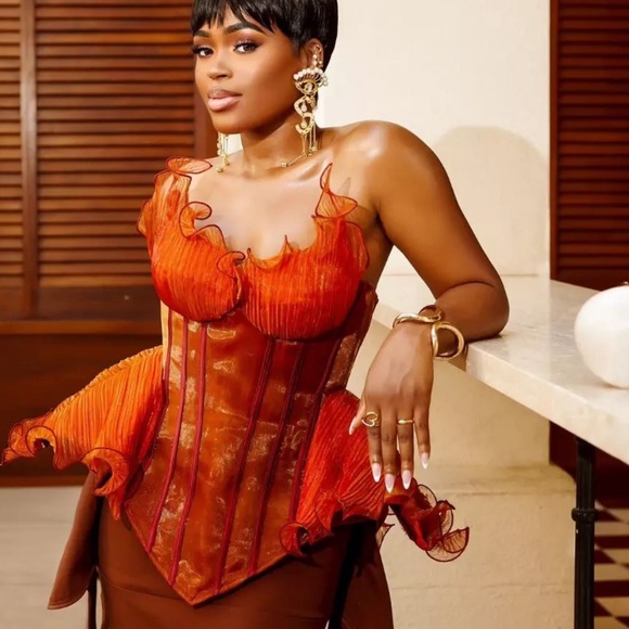 Beautiful top - Picture 4 of 8